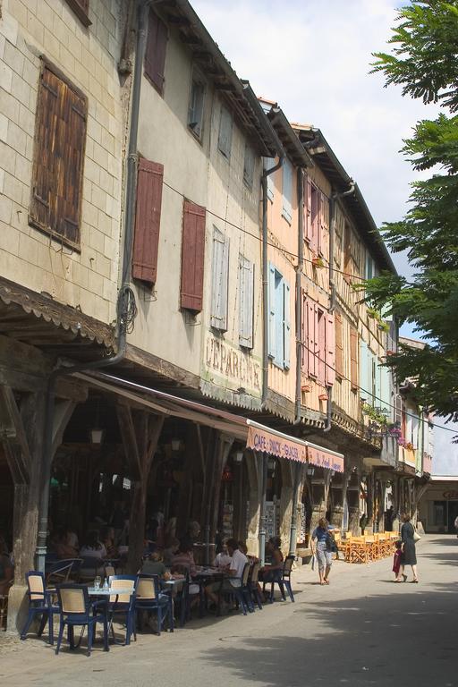 Hotel Le Commerce Mirepoix  Exterior photo