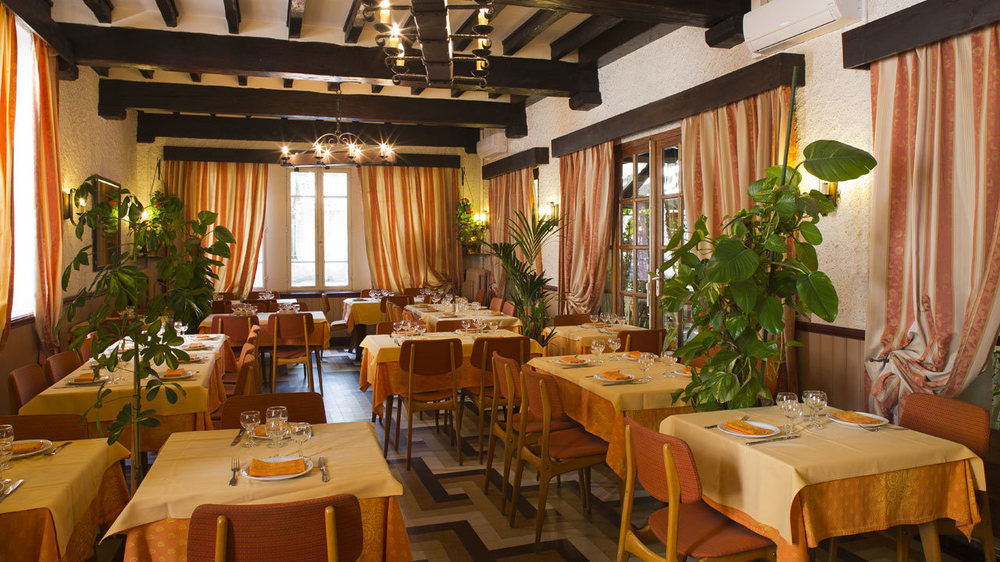 Hotel Le Commerce Mirepoix  Exterior photo